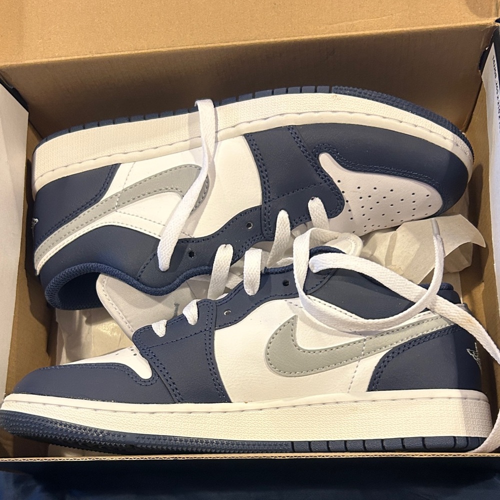Jordan Air Jordan 1 Low (GS) White/Grey/Navy Box Label